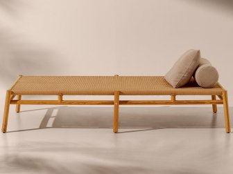 Лежак деревянный плетеный с подушками-thumbs-Фото1